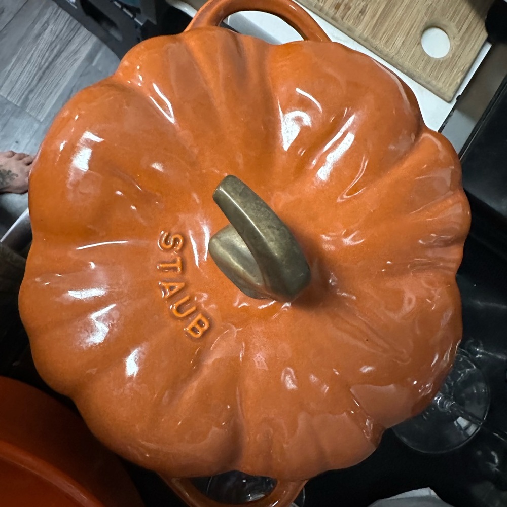 Stain Dutch oven orange pumpkin